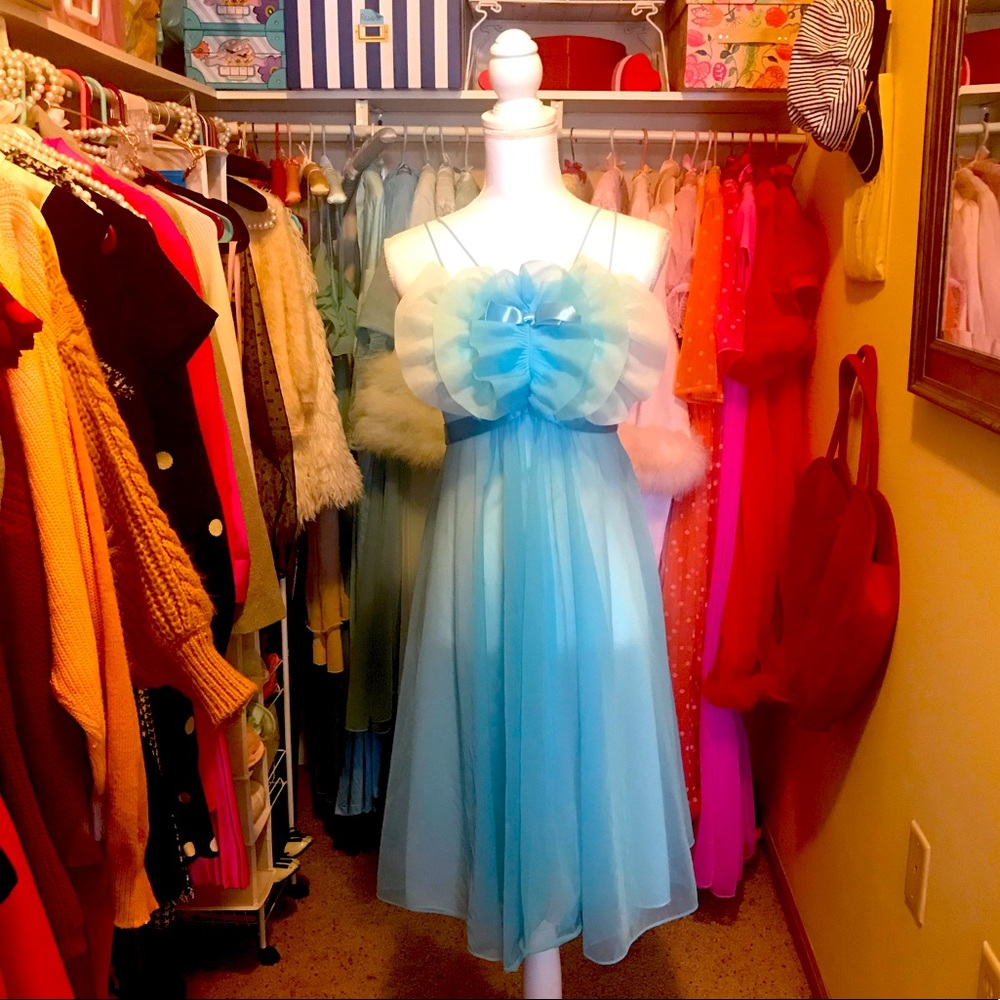 True Vintage 1950s Vanity Fair Blue Nightgown 32